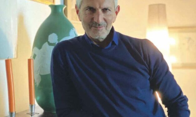 Gianrico Carofiglio. Il potere della parola | Il numero di dicembre di LiberEtà. Fai anche tu l’abbonamento! Solo 15€ per tutto l’anno.